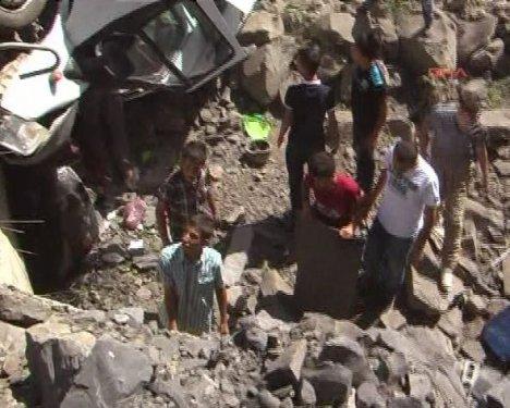 Şırnak'ta askerleri taşıyan minibüsten ilk görüntüler