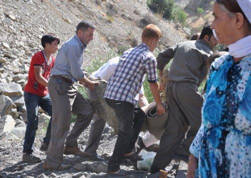 Şırnak'ta halk askerleri hastaneye yetiştirdi
