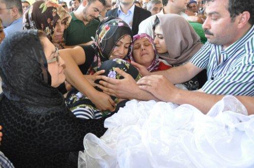 Sena Büyükkonuk son yolculuğuna uğurlandı