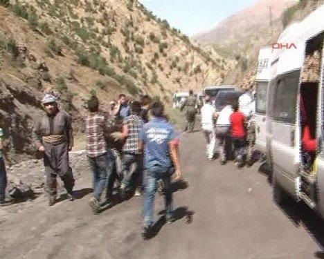 Şırnak'ta askerleri taşıyan minibüsten ilk görüntüler