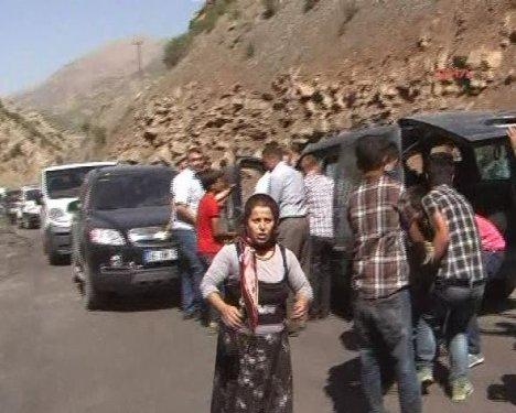 Şırnak'ta askerleri taşıyan minibüsten ilk görüntüler