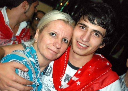 Davulla zurnayla askere gidiyorlar