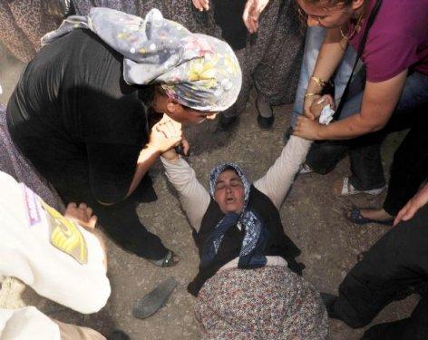 Bakan Günay şehit cenazesinde bandoyu susturdu