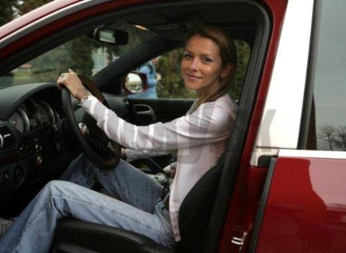 Sosyetik güzel 3 can aldı