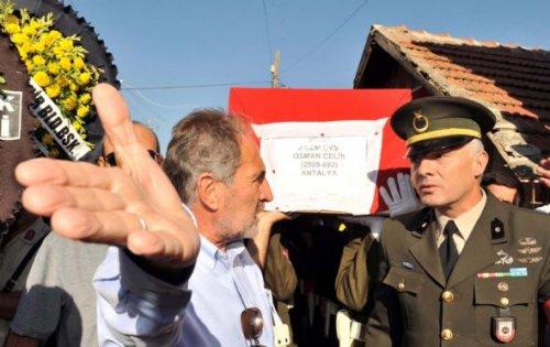 Bakan Günay şehit cenazesinde bandoyu susturdu