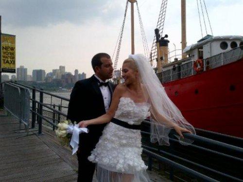Didem Uzel Manhattan'da evlendi 