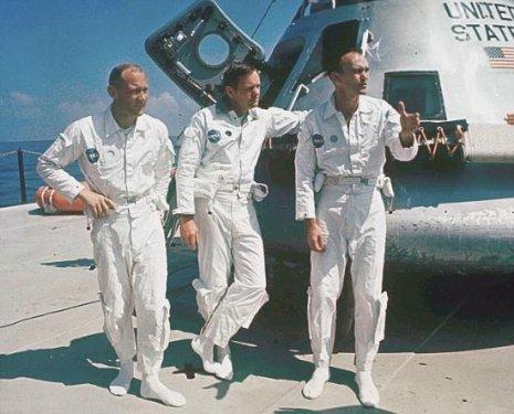 Neil Armstong öldü