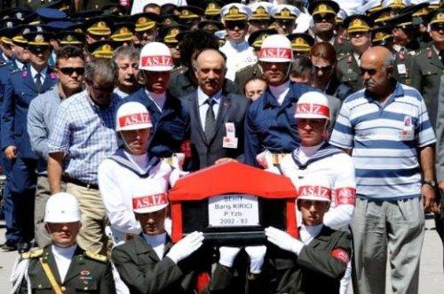 Şehit Yüzbaşı Kırıcı son yolculuğuna uğurlandı