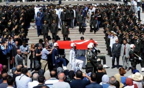 Şehit Yüzbaşı Kırıcı son yolculuğuna uğurlandı