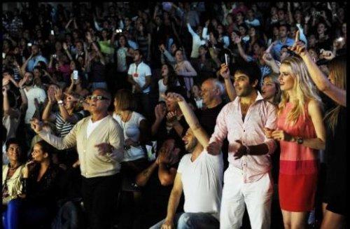 Tarkan Harbiye'yi salladı 