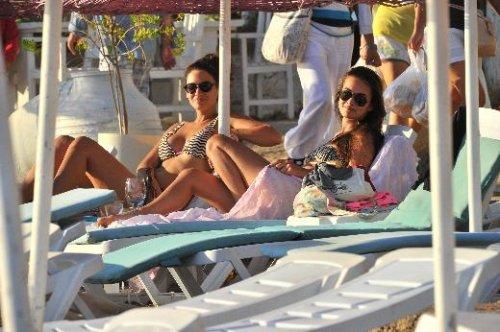 Hande Soral ve Ekin Türkmen birlikte görüntülendi