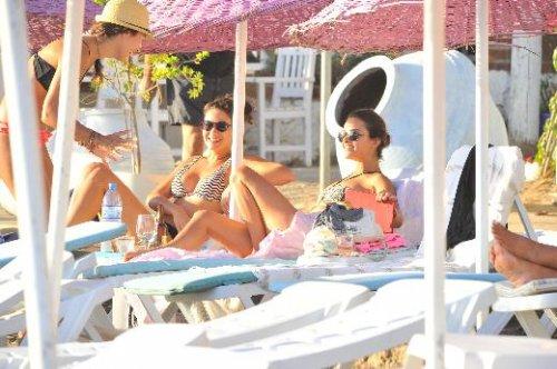 Hande Soral ve Ekin Türkmen birlikte görüntülendi