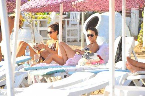 Hande Soral ve Ekin Türkmen birlikte görüntülendi