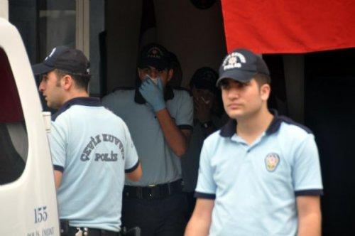 Polisler karakoldan dışarı kaçtı