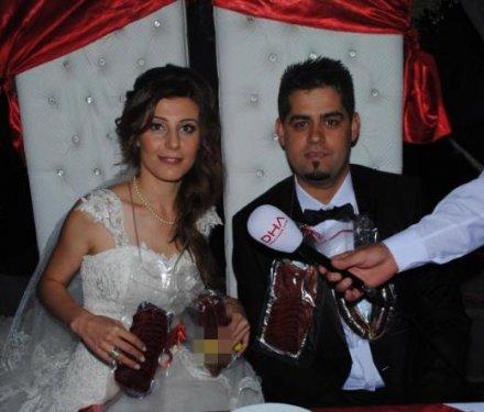 Kayseri'de geline sucuk taktılar