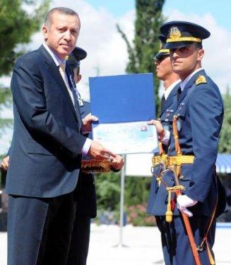 Hava Harp Okulu'nda mezuniyet sevinci