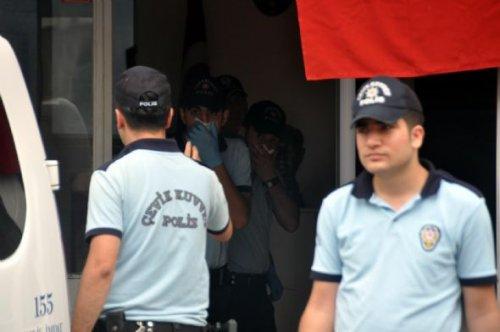 Polisler karakoldan dışarı kaçtı