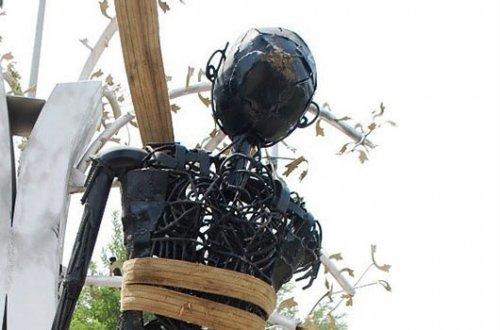 PKK katletti BDP heykellerini dikti