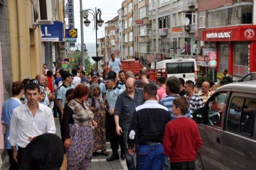 Polisler karakoldan dışarı kaçtı