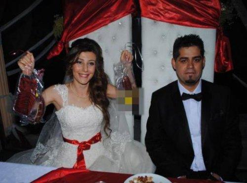 Kayseri'de geline sucuk taktılar