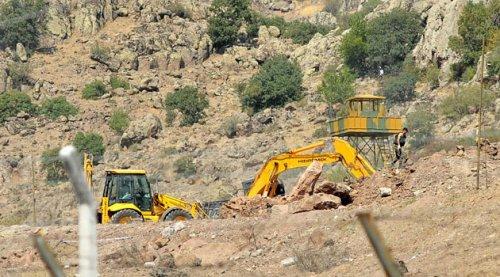 Yaralı askerler patlama bölgesine getirildi