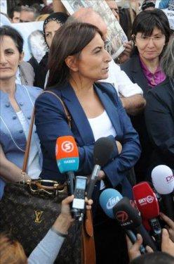 Aysel Tuğluk'un lüks 'Louis Vuitton' çantası