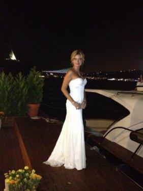 Ali Ağaoğlu'ndan Petek Ertüre'ye dillere destan parti