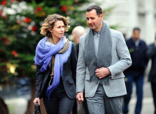 Esad bu günlerini mumla arıyor 