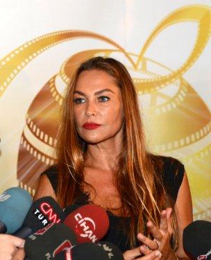 Hülya Avşar estetik yaptırdı 