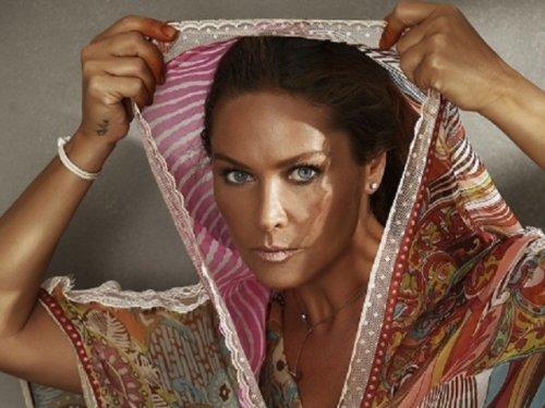 Hülya Avşar estetik yaptırdı 