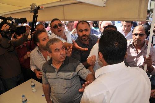 Neşet Ertaş'ın cenazesi öncesinde Alevi-Sünni gerginliği