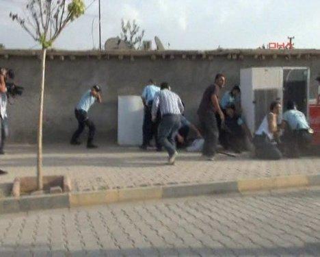 Suriye'den Akçakale'ye top mermiler atıldı