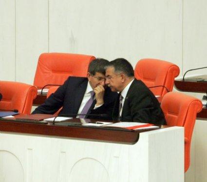 Meclis'teki Suriye tezkeresi görüşmelerinden kareler