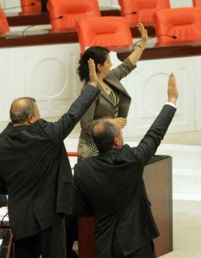 Meclis'teki Suriye tezkeresi görüşmelerinden kareler