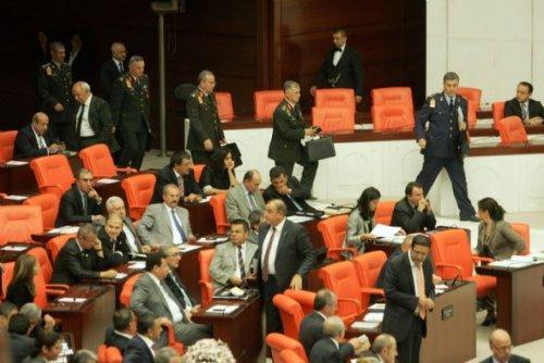 Meclis'teki Suriye tezkeresi görüşmelerinden kareler
