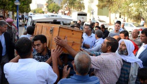 Akçakale'de hayatını kaybeden anne ve 3 çocuğu toprağa verildi