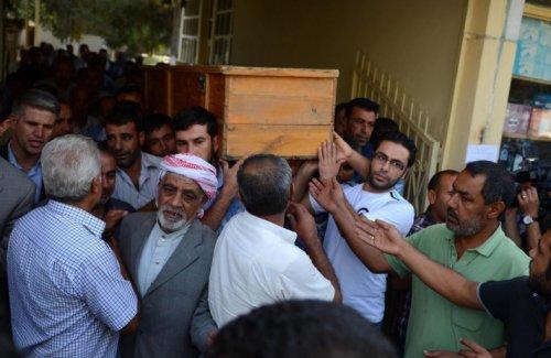 Akçakale'de hayatını kaybeden anne ve 3 çocuğu toprağa verildi