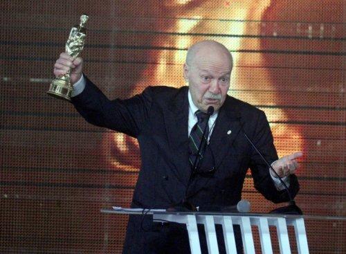 Altın Portakal'da Sultan'lı açılış