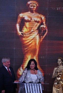 Altın Portakal'da Sultan'lı açılış