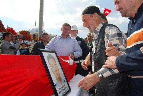Şehit polis Mehmet Çolak Konya'da toprağa verildi