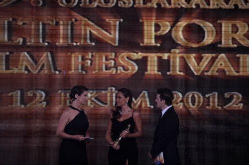 Altın Portakal'da Sultan'lı açılış