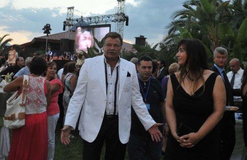 Altın Portakal'da Sultan'lı açılış