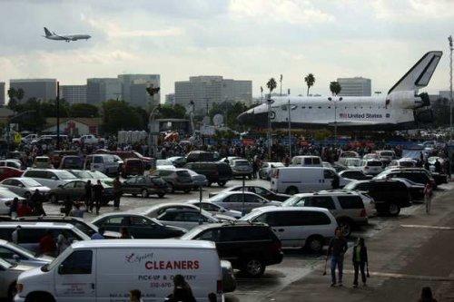 Endeavour Los Angeles sokaklarında