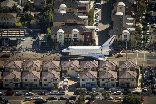 Endeavour Los Angeles sokaklarında