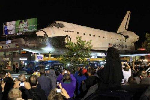 Endeavour Los Angeles sokaklarında