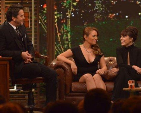 Ezgi Mola'dan göğüs şov