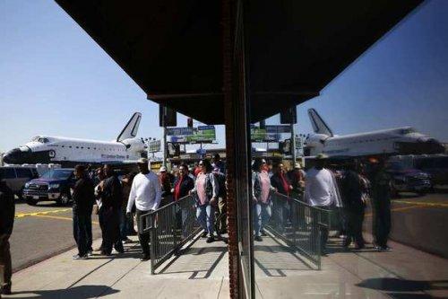 Endeavour Los Angeles sokaklarında