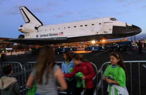 Endeavour Los Angeles sokaklarında