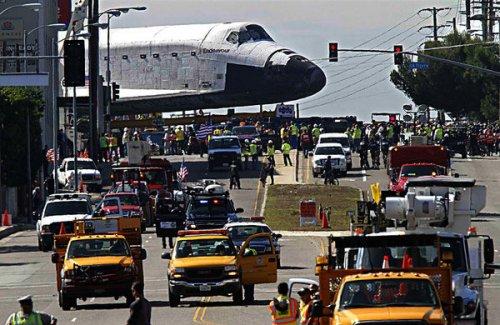 Endeavour Los Angeles sokaklarında