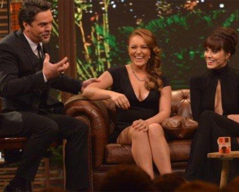 Ezgi Mola'dan göğüs şov